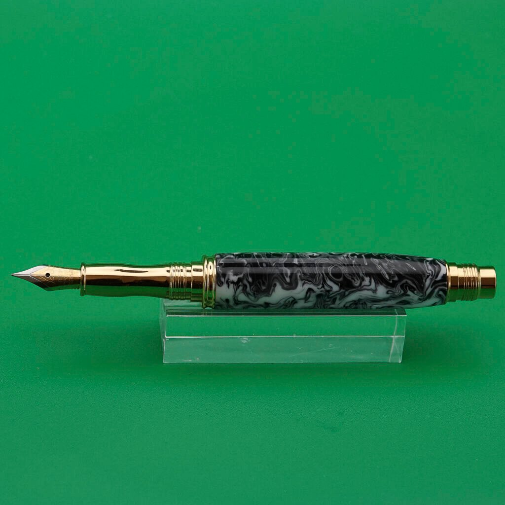 Black and White Fountain Pen with Gold Plated Fittings (1129)