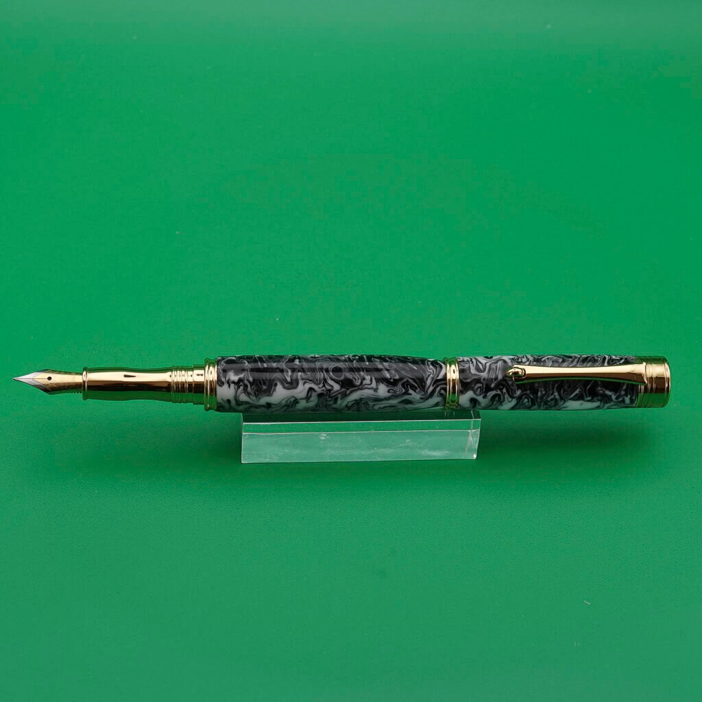 Black and White Fountain Pen with Gold Plated Fittings (1129)