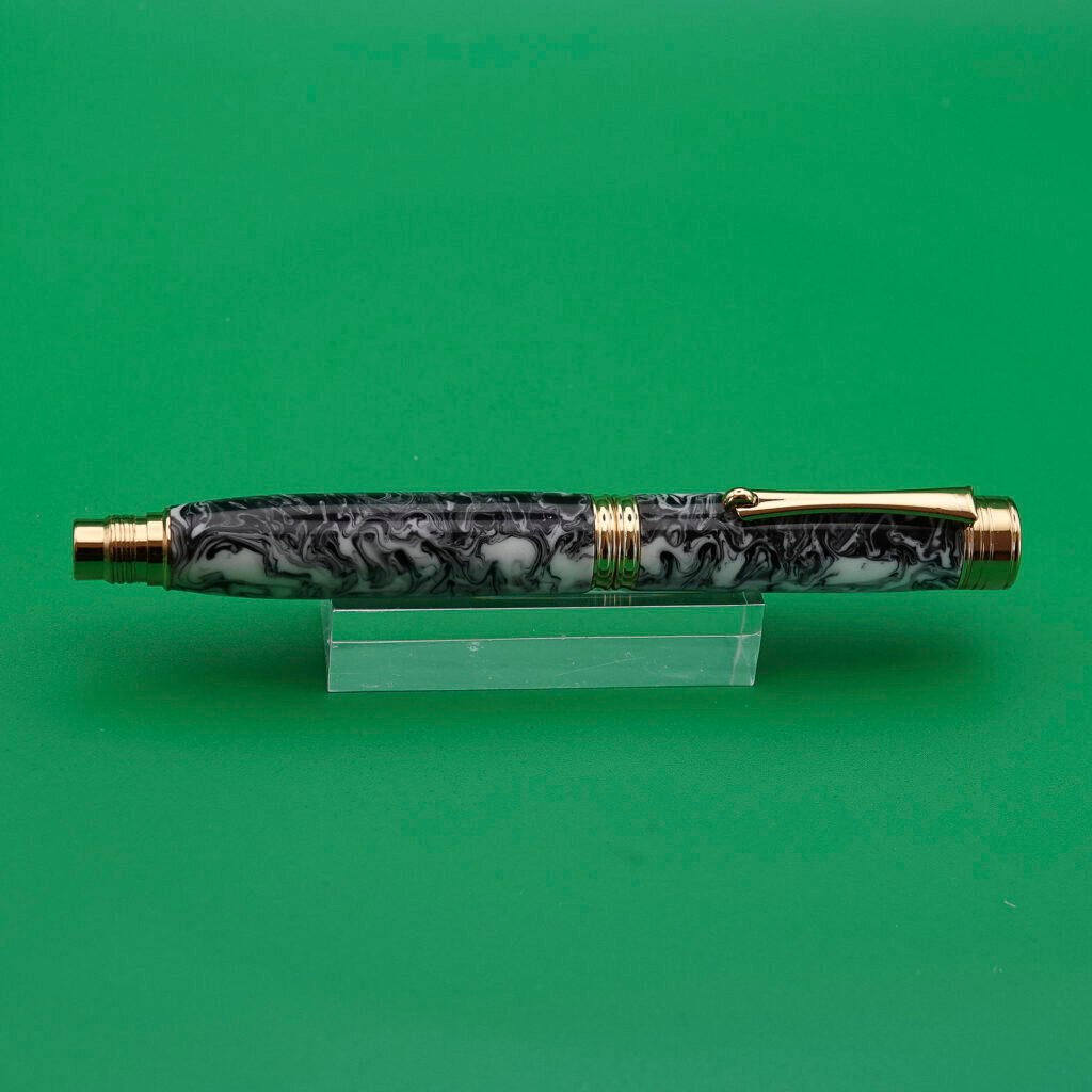 Black and White Fountain Pen with Gold Plated Fittings (1129)
