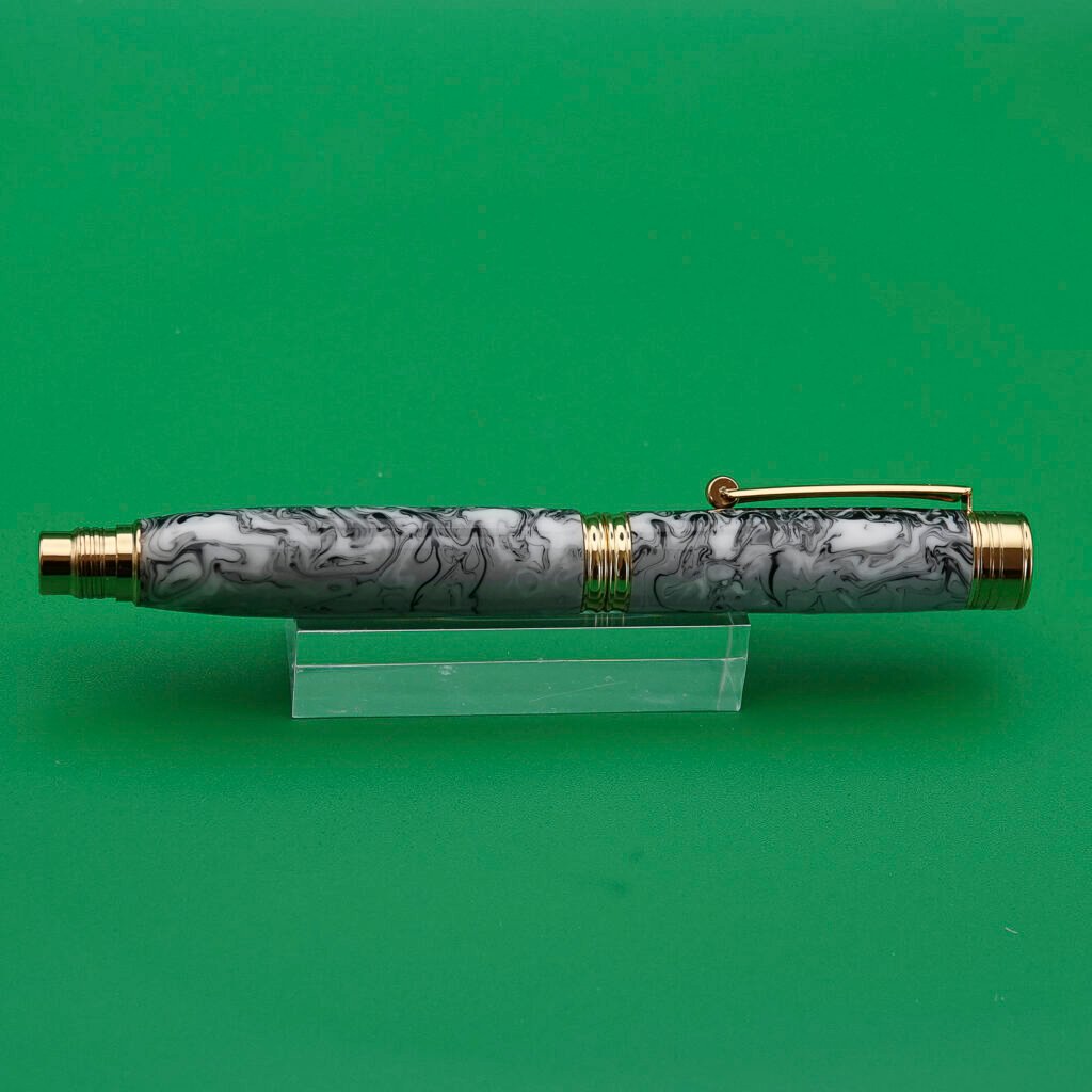 Black and White Fountain Pen with Gold Plated Fittings (1129)