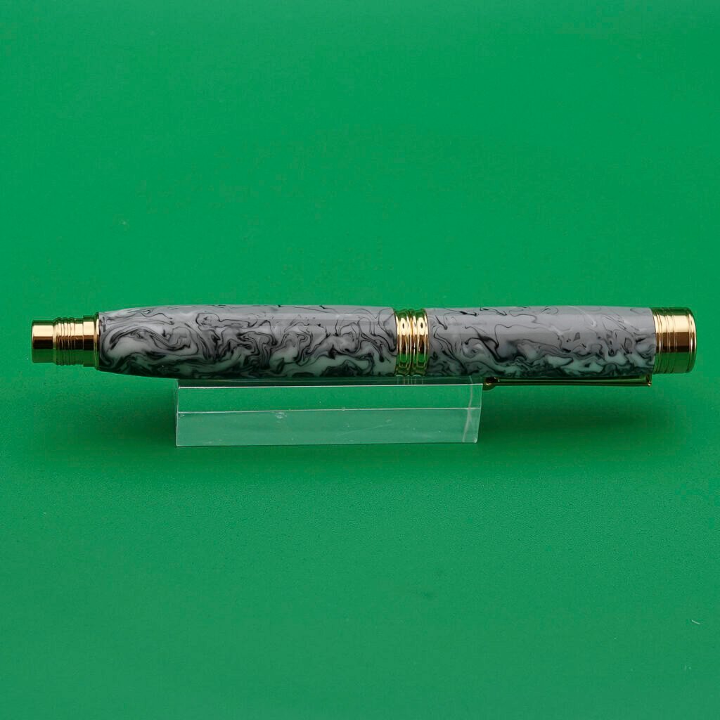 Black and White Fountain Pen with Gold Plated Fittings (1129)