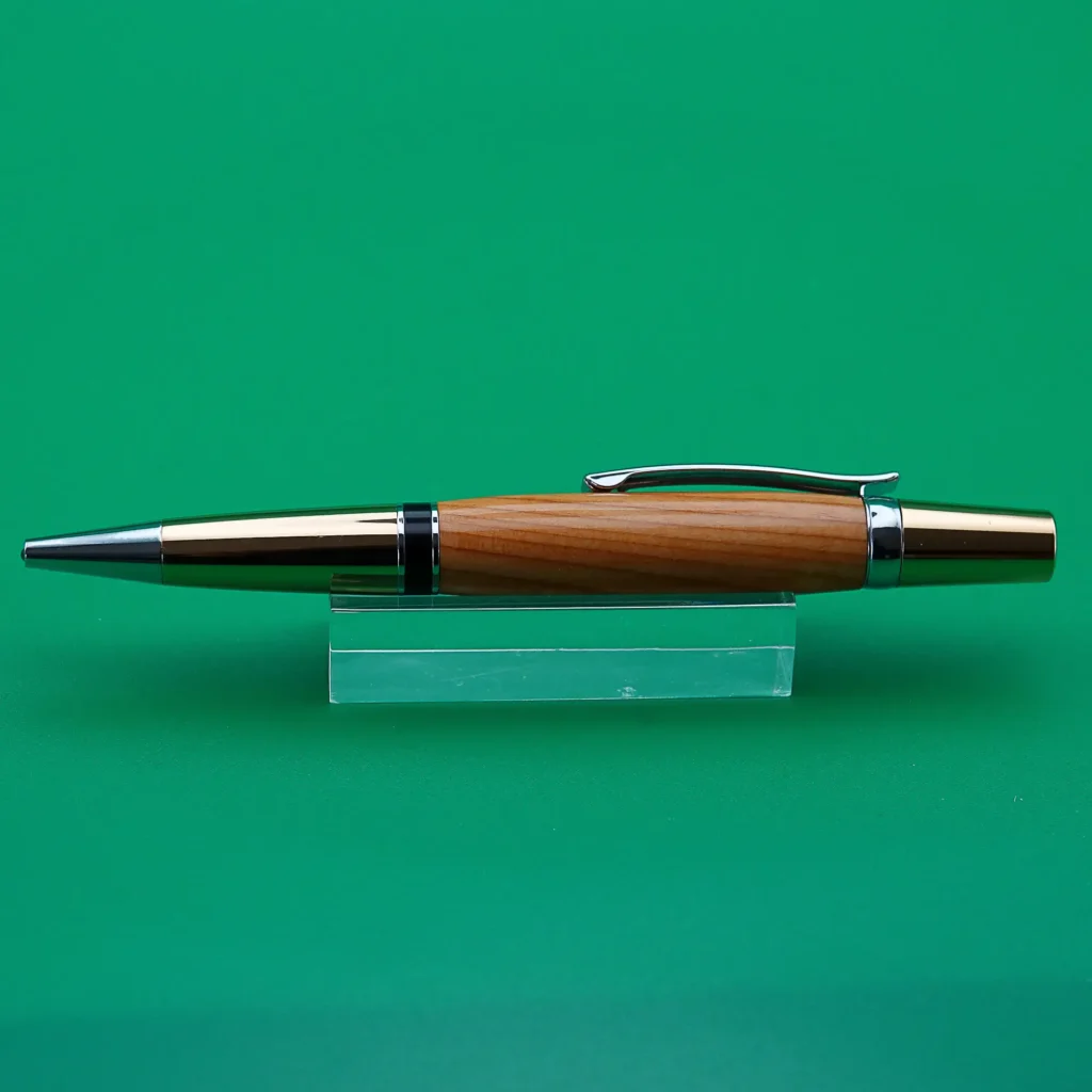 Yew Ballpoint Pen with Gold Plated Fittings (1132)