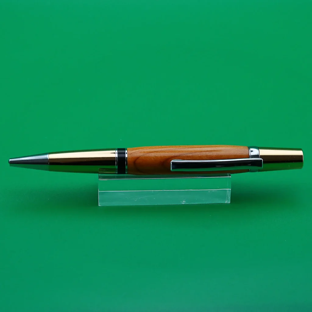 Yew Ballpoint Pen with Gold Plated Fittings (1132)
