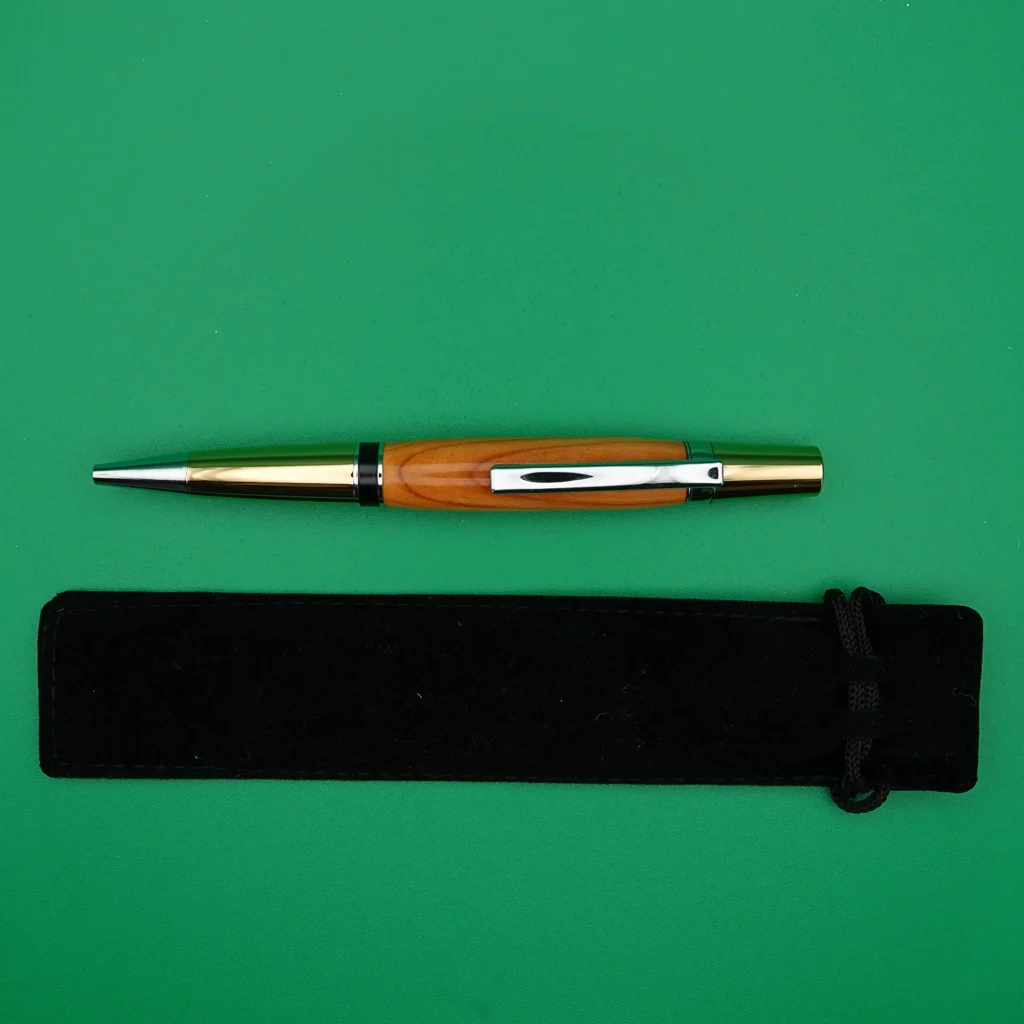 Yew Ballpoint Pen with Gold Plated Fittings (1132)