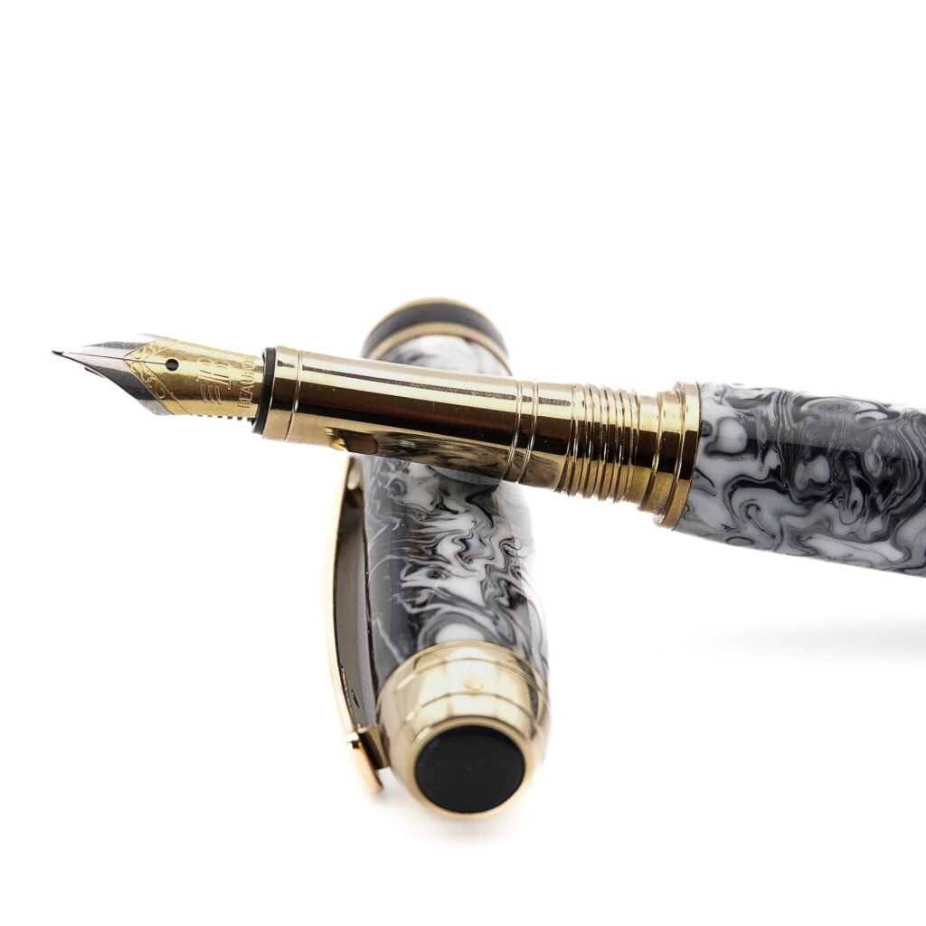 Black and White Luxury Fountain Pen with Titanium Gold Plate (1152)