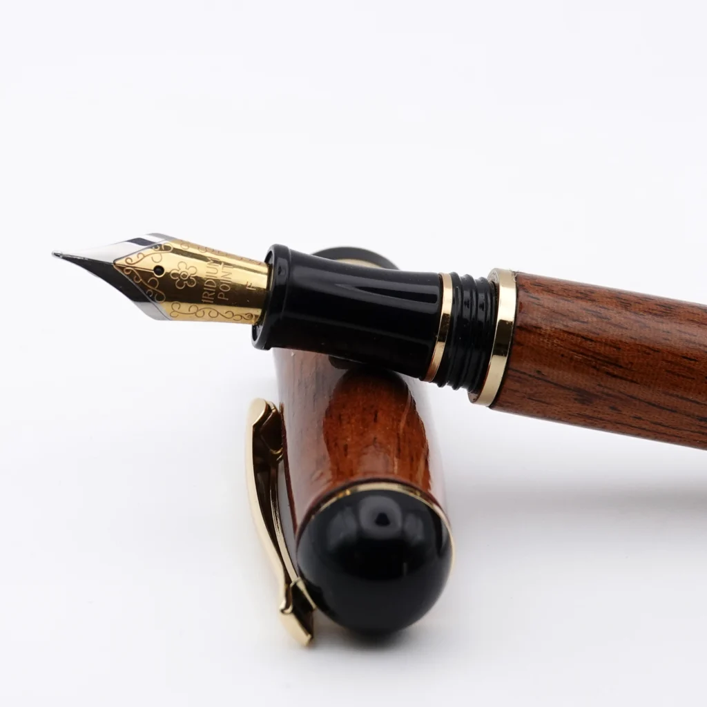 Mahogany Fountain Pen with Black Fittings and Gold Plated Highlights (1225)