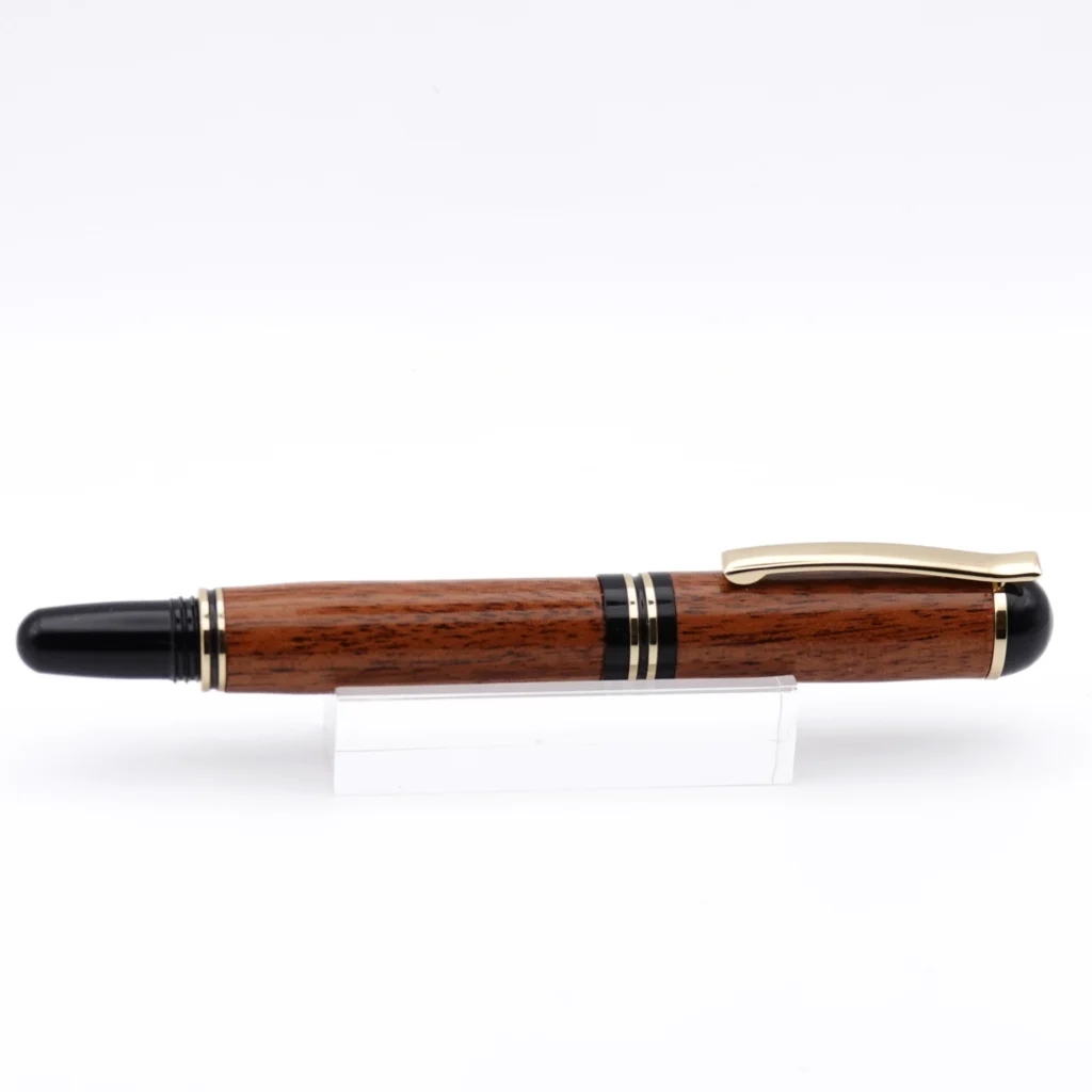 Mahogany Fountain Pen with Black Fittings and Gold Plated Highlights (1225)