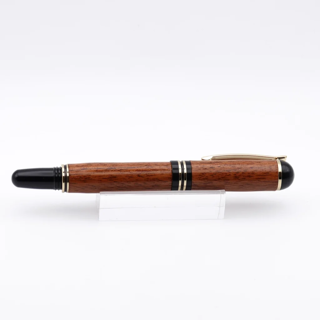 Mahogany Fountain Pen with Black Fittings and Gold Plated Highlights (1225)