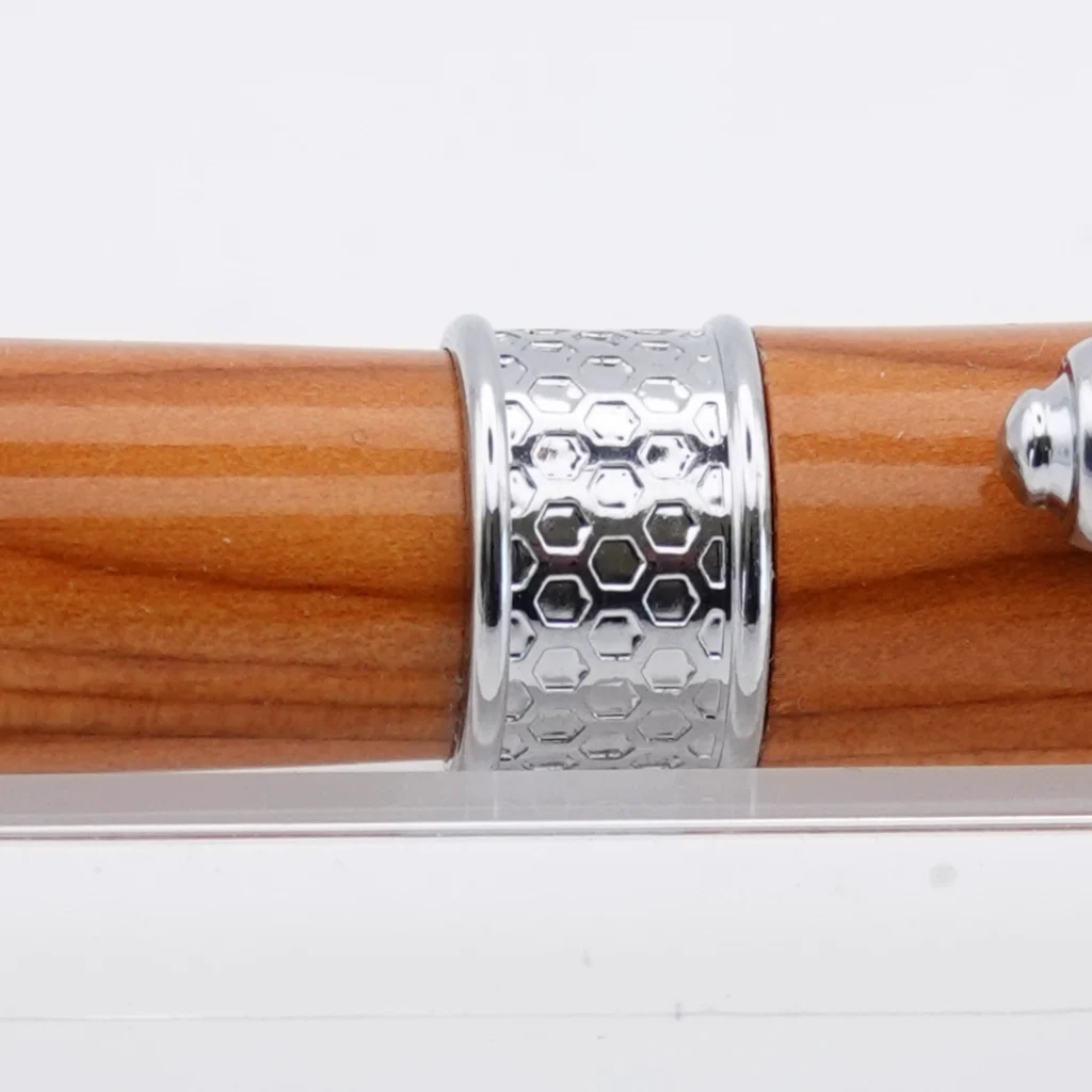 Yew Honeybee Fountain Pen with Chrome Plated Fittings (1226)