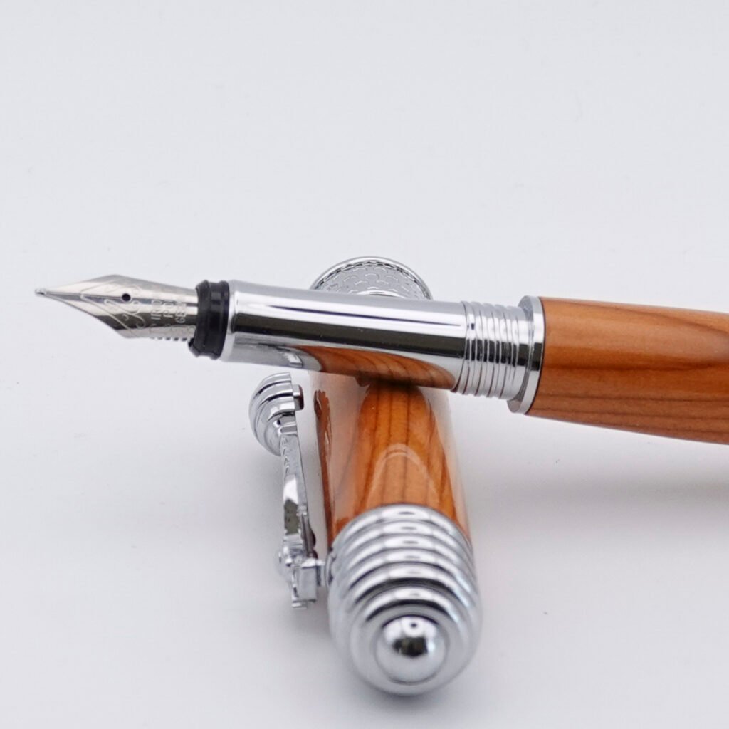 Yew Honeybee Fountain Pen with Chrome Plated Fittings (1226)