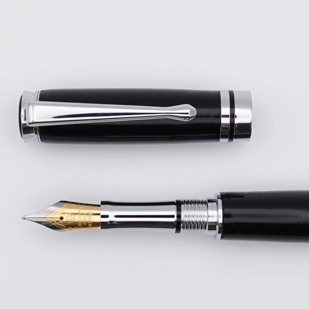 Black Fountain Pen with Chrome and Black Fittings (1256)